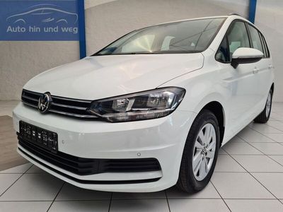 Pure white Gebraucht 2021 VW Touran Comfortline Van / Kleinbus | 29.900 € (Fairer Preis)