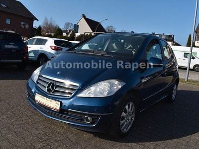 Gebraucht Mercedes A180 109 PS (80 kW) 2010 Blau Limousine