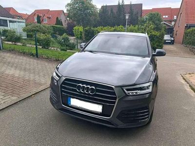 Grau Gebraucht 2016 Audi Q3 Sport SUV | 21.000 € (Etwas zu teuer)