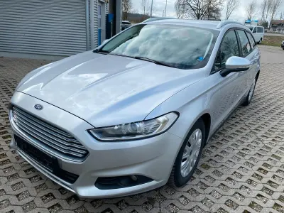 Używany Ford Mondeo Trend 120 KM (88 kW) 2018 Srebrny Kombi
