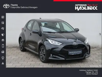 Gebraucht Toyota Yaris Team 125 PS (91 kW) 2022 Mysticschwarz mica Kleinwagen