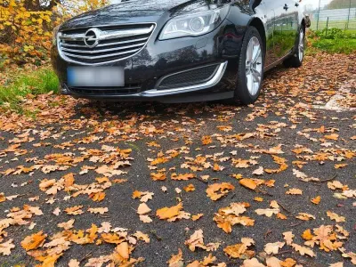 Gebraucht Opel Insignia Edition 163 PS (119 kW) 2014 Schwarz Kombi
