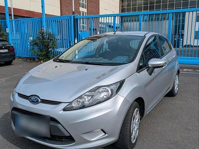 Gebraucht Ford Fiesta 60 PS (44 kW) 2009 Silber Kleinwagen