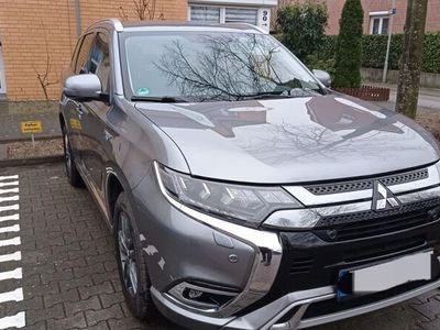 gebraucht Mitsubishi Outlander P-HEV 2.4 MIVEC 4WD Plus Plus