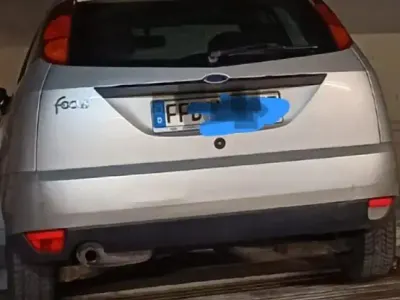 Używany Ford Focus 1998 Srebrny Sedan/Limuzyna