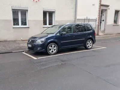 Gebraucht VW Touran 140 PS (102 kW) 2013 Blau Van / Kleinbus