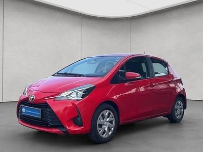 Gebraucht Toyota Yaris Basis 69 PS (50 kW) 2017 Vulcanorot Kleinwagen