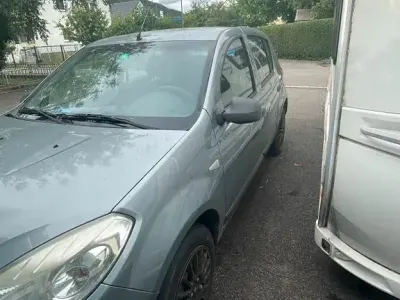 Gebraucht Dacia Sandero Lauréate 84 PS (61 kW) 2009 Grau Limousine