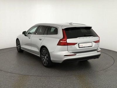 Usata Volvo V60 Momentum 150 CV (110 kW) 2020 Argento Station wagon