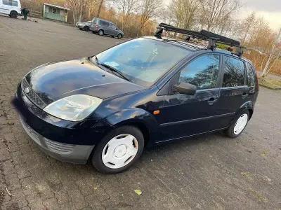 Gebraucht Ford Fiesta 69 PS (50 kW) 2005 Blau Kleinwagen