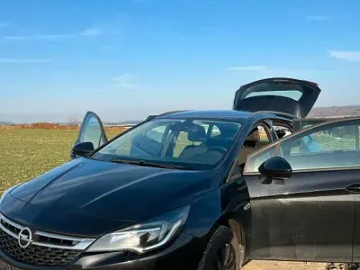 Gebraucht Opel Astra Edition 110 PS (80 kW) 2017 Schwarz Kombi