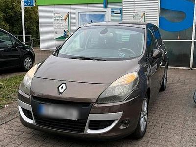 Gold Gebraucht 2011 Renault Scénic III Van / Kleinbus | 3.500 €