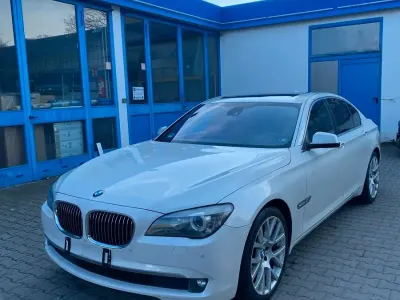 Gebraucht BMW 750 408 PS (300 kW) 2011 Weiß Limousine