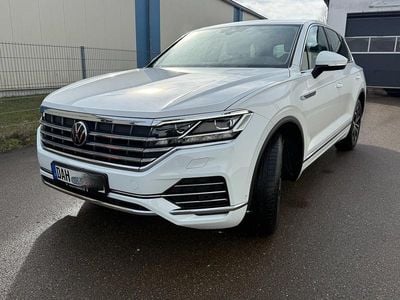 Gebraucht VW Touareg 231 PS (169 kW) 2023 Weiß SUV