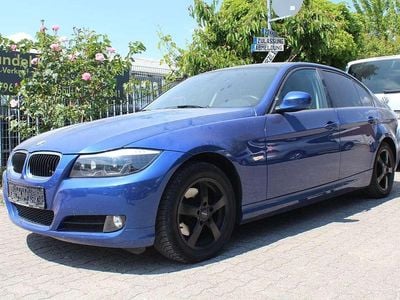 Gebraucht BMW 318 143 PS (105 kW) 2010 Montegoblau metallic Limousine