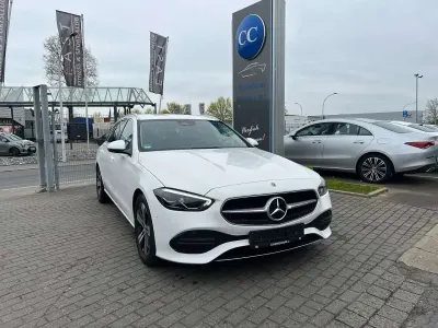 Gebraucht Mercedes C220 Advanced 197 PS (144 kW) 2023 Weiß Limousine