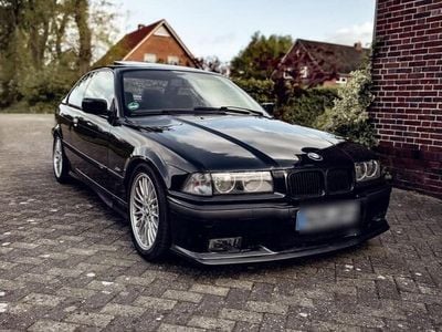 BMW 323