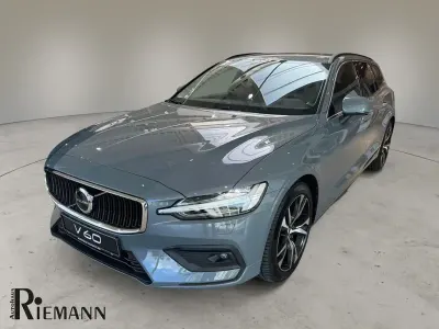Gebraucht Volvo V60 Core 163 PS (119 kW) 2024 Thunder grey / metallic Kombi