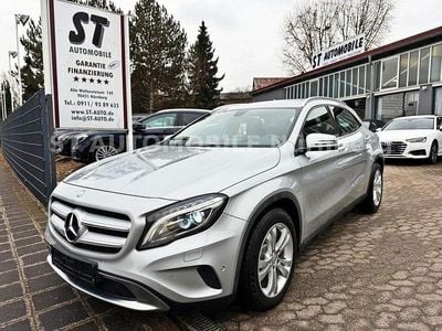 Gebraucht Mercedes GLA200 136 PS (100 kW) 2014 Polarsilber  metalliclack (metallic) SUV