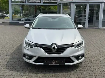 Gebraucht Renault Mégane Experience 101 PS (74 kW) 2017 Silber Limousine