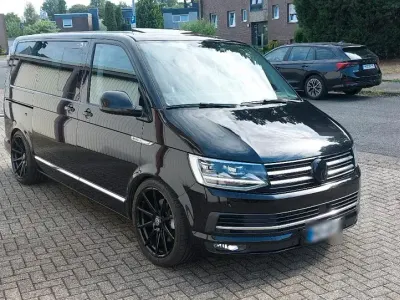 Gebraucht VW Multivan Highline 235 PS (172 kW) 2018 Schwarz Van / Kleinbus