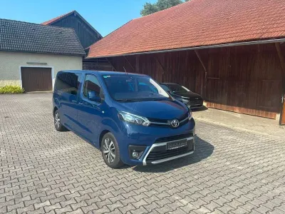 Gebraucht Toyota Proace Comfort 116 PS (85 kW) 2017 Martinique blue Van / Kleinbus