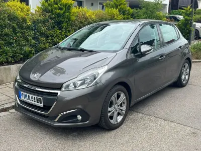 Gebraucht Peugeot 208 Active 83 PS (61 kW) 2019 Gris platinium Kleinwagen