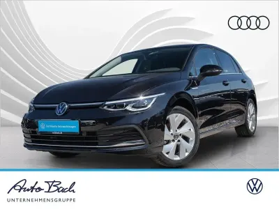 Gebraucht VW Golf VIII Style 131 PS (96 kW) 2023 Deep black perleffekt Limousine