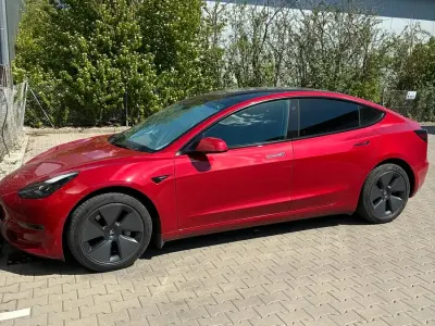 Gebraucht Tesla Model 3 366 kW (498 PS) 2022 Rot Limousine