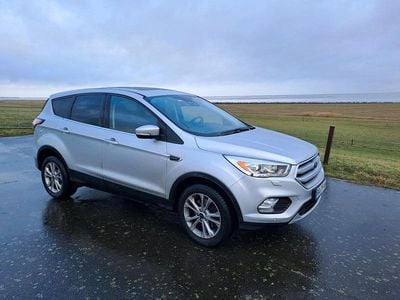 Gebraucht Ford Kuga Titanium 150 PS (110 kW) 2017 Silber SUV