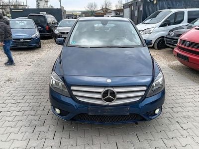 Gebraucht Mercedes B200 136 PS (100 kW) 2012 Blau Van / Kleinbus