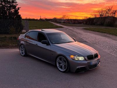 Gebraucht BMW 330 M Sport 525 PS (386 kW) 2011 Grau Limousine