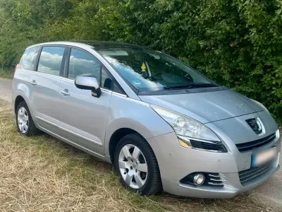 Gebraucht Peugeot 5008 2012 Silber Van / Kleinbus