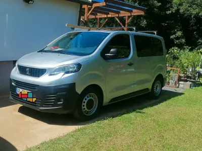 Gebraucht Peugeot Traveller Active 116 PS (85 kW) 2017 Silber Van / Kleinbus