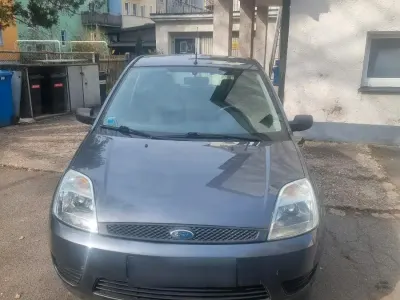 Usata Ford Fiesta 80 CV (58 kW) 2005 Grigio Utilitaria