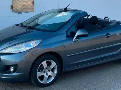 Gebraucht Peugeot 207 CC Filou 120 PS (88 kW) 2010 Grau Cabrio