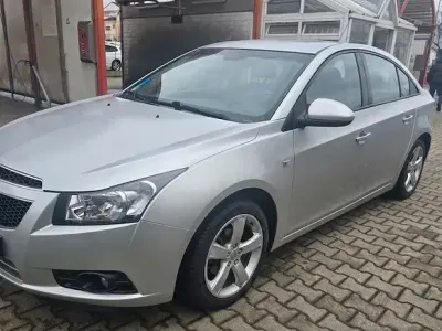 Gebraucht Chevrolet Cruze LS 124 PS (91 kW) 2010 Silber Limousine