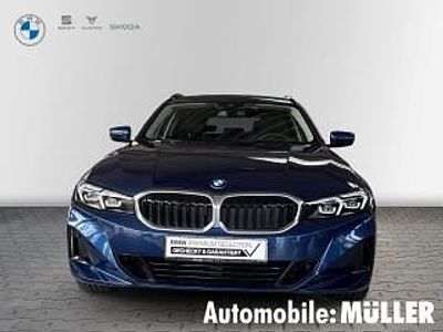 Blau Gebraucht 2024 BMW 318 Shadowline Kombi | 34.490 € (Fairer Preis)