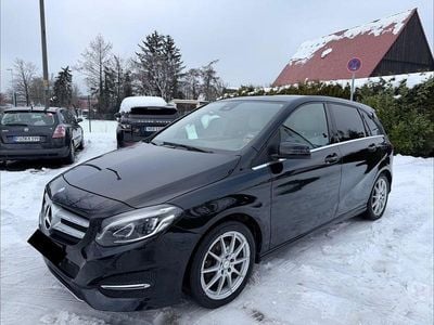 Schwarz Gebraucht 2016 Mercedes B200 Sportline Van / Kleinbus | 8.999 € (Guter Preis)