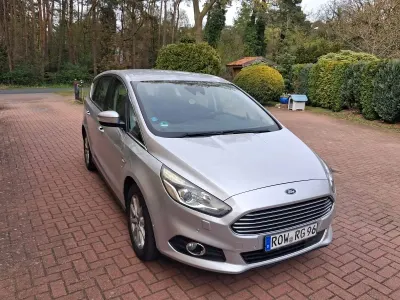 Używany Ford S-MAX Trend 190 KM (139 kW) 2016 Srebrny Minivan