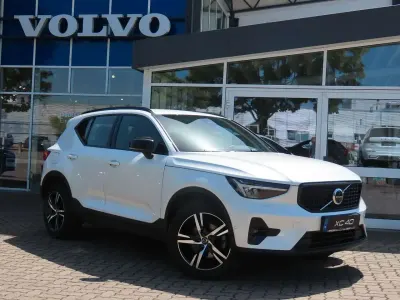Gebraucht Volvo XC40 Plus 197 PS (144 kW) 2023 Weiß SUV