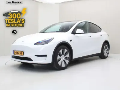 Begagnad Tesla Model Y Standard Range 225 kW (306 HK) 2022 Vit SUV