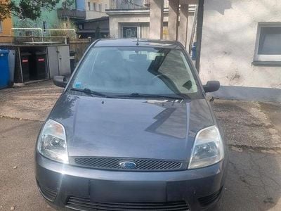 Gebraucht Ford Fiesta 85 PS (62 kW) 2005 Grau Kleinwagen