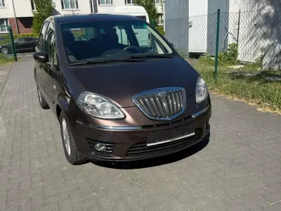 Gebraucht Lancia Musa 90 PS (66 kW) 2008 Braun Van / Kleinbus