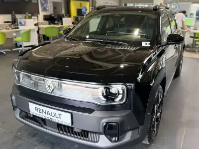 Neu Renault 4 E-Tech Komfort 110 kW (150 PS) 2026 Schwarz SUV