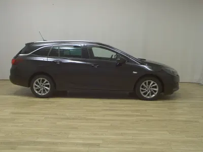 Gebraucht Opel Astra Business 122 PS (89 kW) 2021 Schwarz Kombi