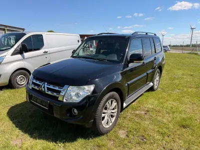 Gebraucht Mitsubishi Pajero Instyle 200 PS (147 kW) 2013 Schwarz SUV