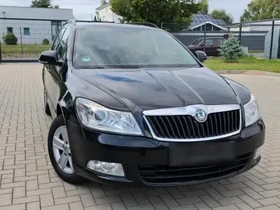 Gebraucht Skoda Octavia 105 PS (77 kW) 2012 Schwarz Kombi