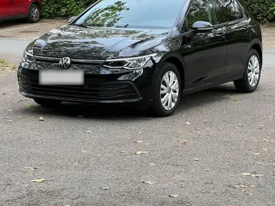 Second-hand VW Golf VII United 116 CP (85 kW) 2021 Negru Hatchback