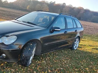 Gebraucht Mercedes 220 150 PS (110 kW) 2005 Schwarz Limousine